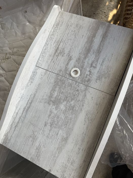 Детско бяло легло с две шкафчета и един скрин тип ракла с три чекмедже