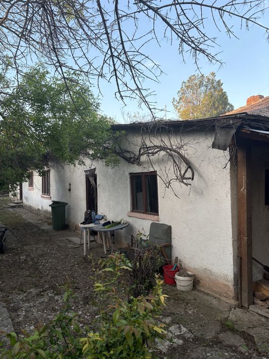 Teren si casa de vanzare