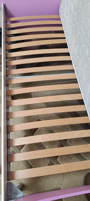 Продам кровать с матрасом