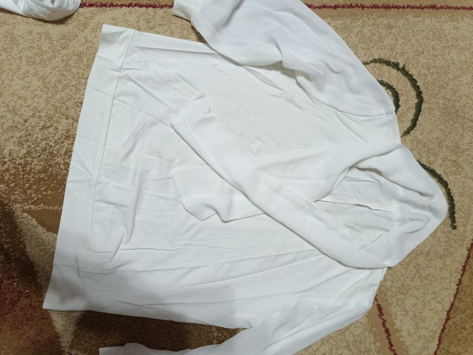 Продам костюм и юбки