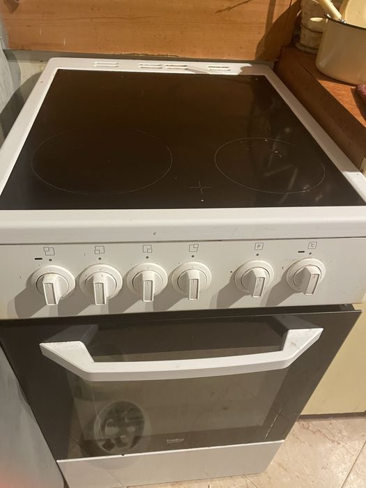 Свободностояща фурна Beko