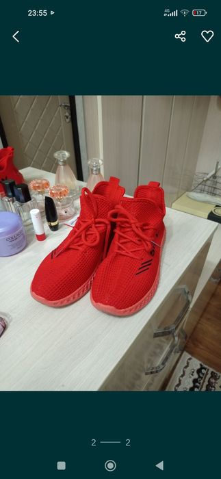 Продам кроссовки