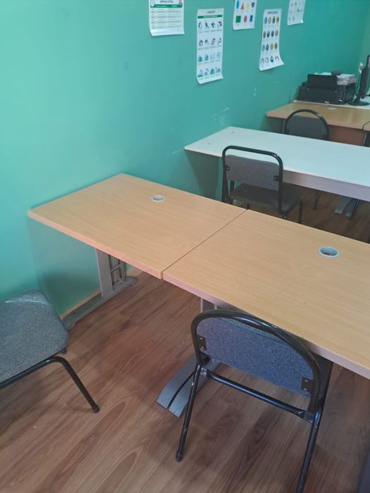 Парты столы в хорошем состоянии