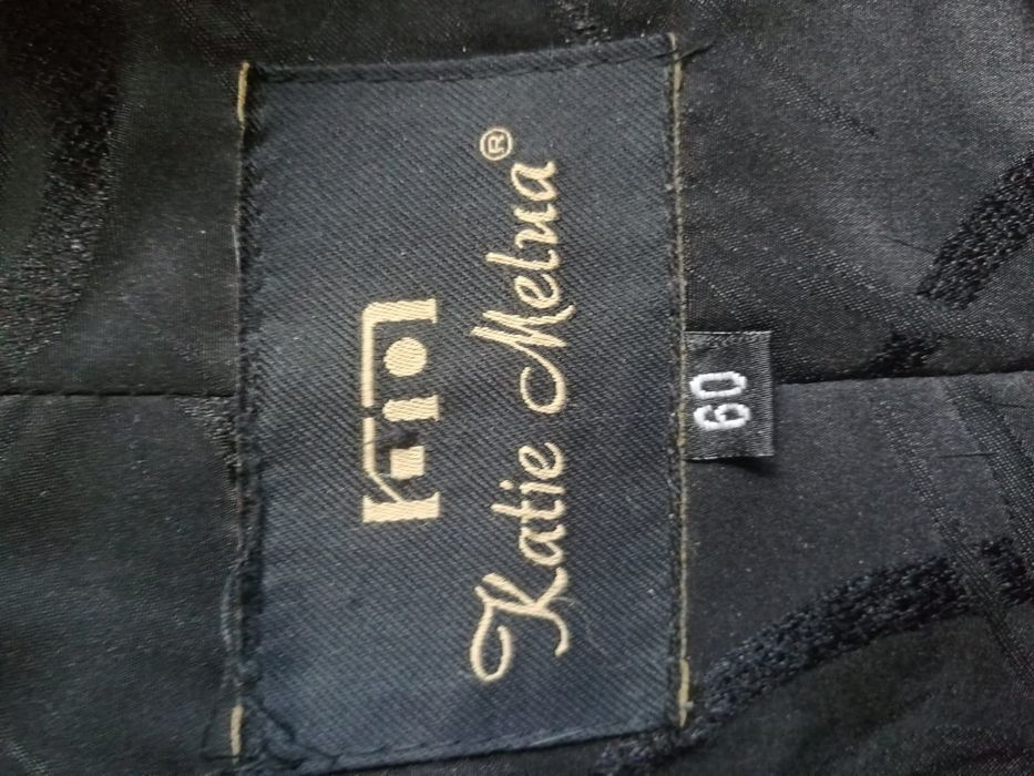 Продам женскую шубу.