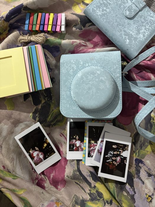 Продаю Instax mini 12