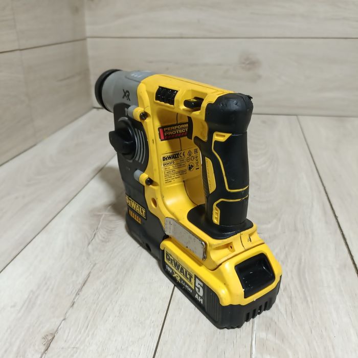 Rotopercutor Sds plus DeWalt DCH 273
