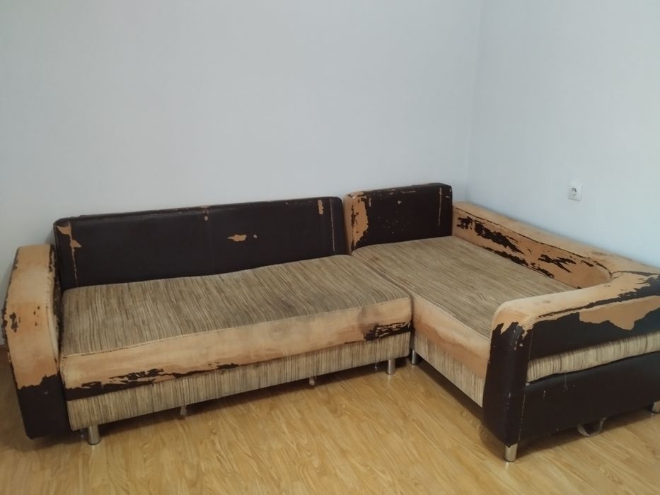 Продам диван угловой