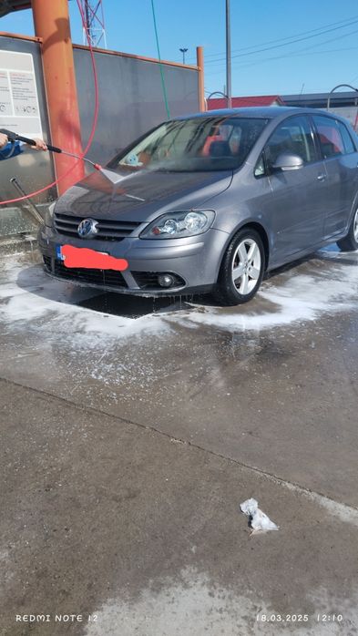 Golf 5 plus  vând