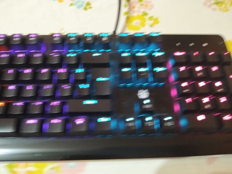 Tastatură mecanică