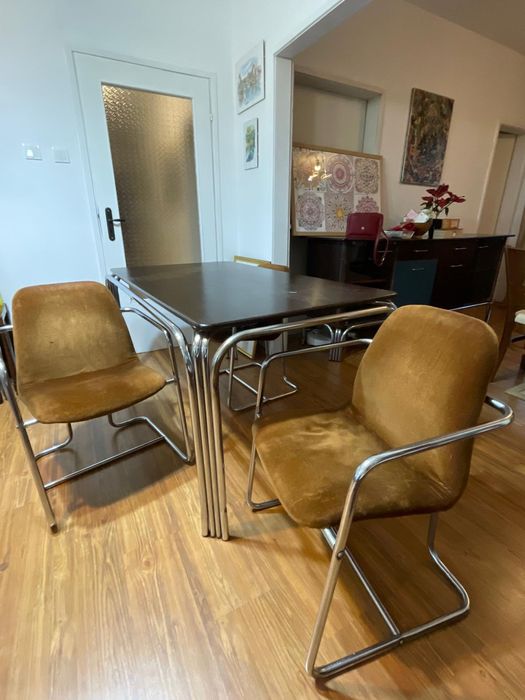 Секция за трапезария от дърво и тръбна конструкция, маса и шест стола