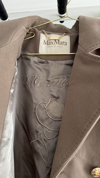 Продам пальто МаксМара
