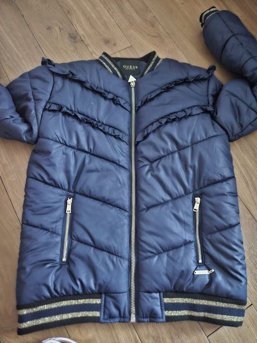 Синьо  яке на guess