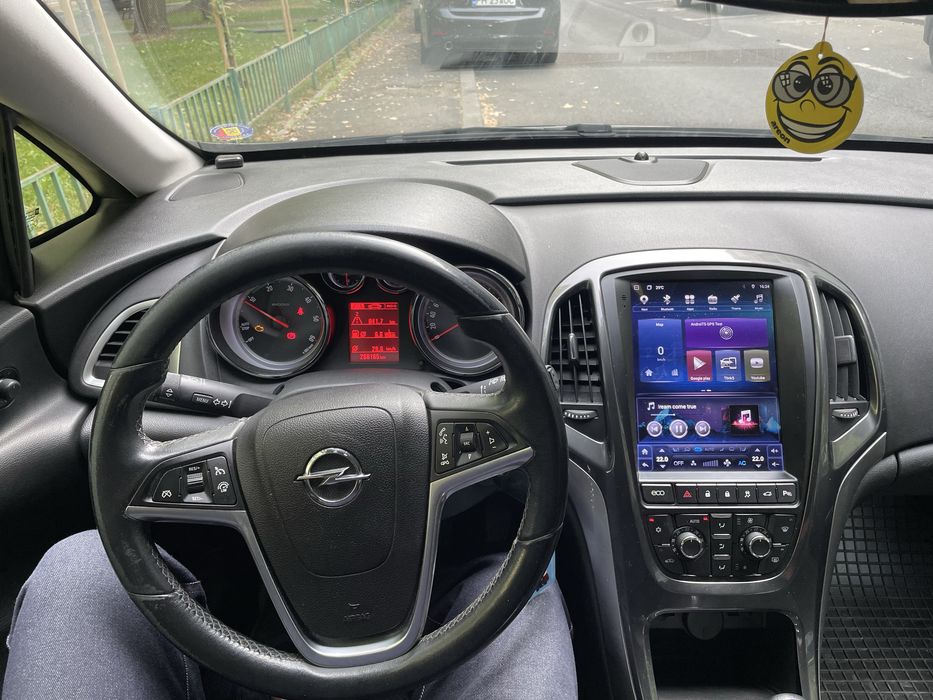 Opel Astra J - 1.7 dti - 2012