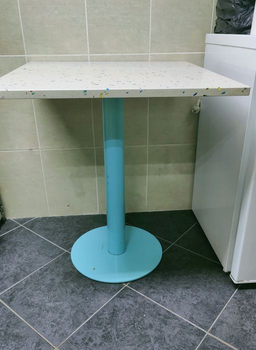 Кокетна масичка от инокс и технически камък, 60х60см