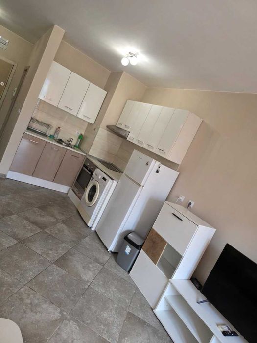 Дава се под наем Двустаен апартамент в София, Студентски град - 70 кв.м за 560 € - Снимка #2