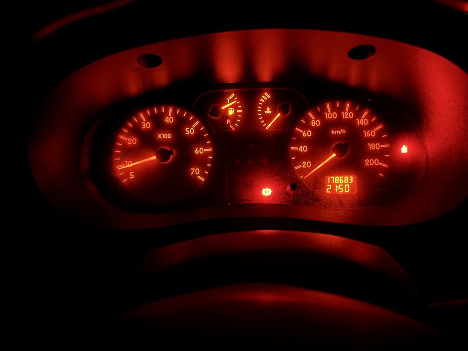 Vand renaul kangoo 4x4 2800euro negociabil