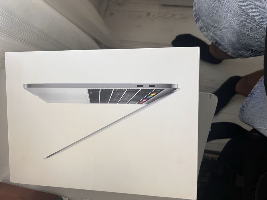 Macbook Pro 2018 i7
