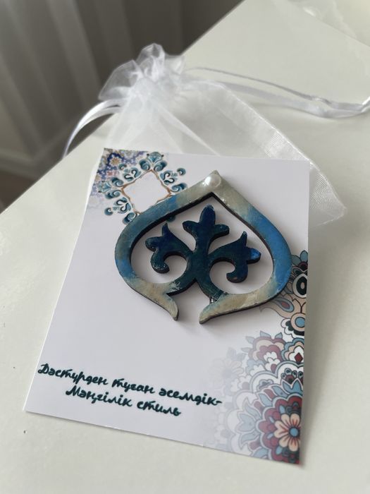 Этно брошки в национальном стиле