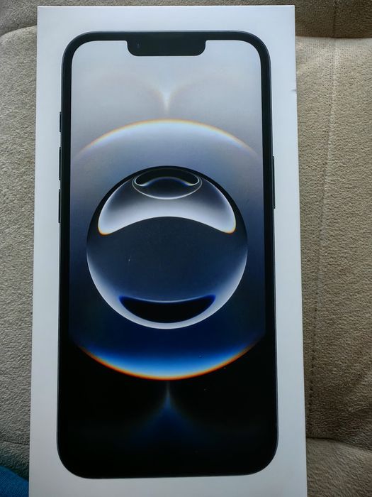 Iphone 16e Чисто нов+слушалки!