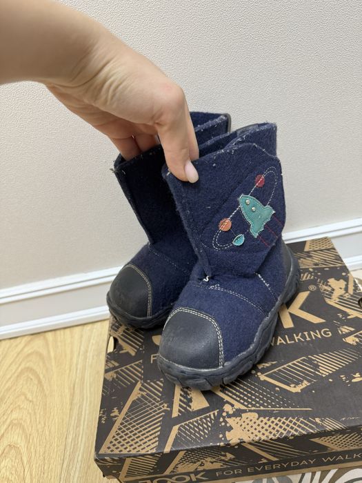 Продам валенки за 2000