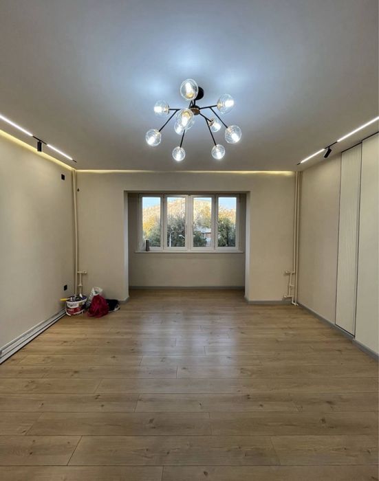 Кунаева.  3комнатная.  5этаж.  С ремонтом.