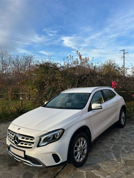 Mercedes-Benz GLA Stare perfectă, anvelope iarnă incluse, sistem parcare automată inclus
