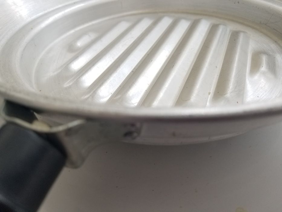 Тигани два различни модела ,стъклена фруктиера