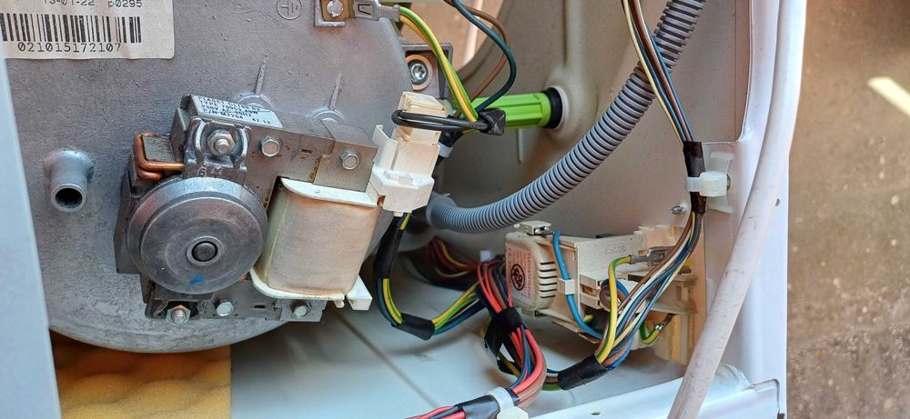 Пералня със сушилня  ARISTON , мод. WDD 9640 BX EU (за части)