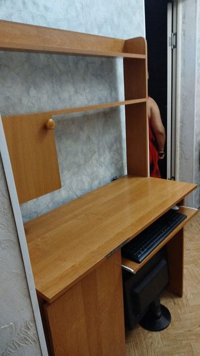 Компьютерный столик(б/у)