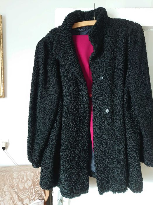 3 haine blana-Vizam (nurca), Karacul (Astrakhan), miel negru+accesorii