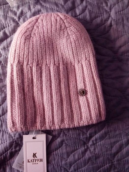 Шапки срочно продам