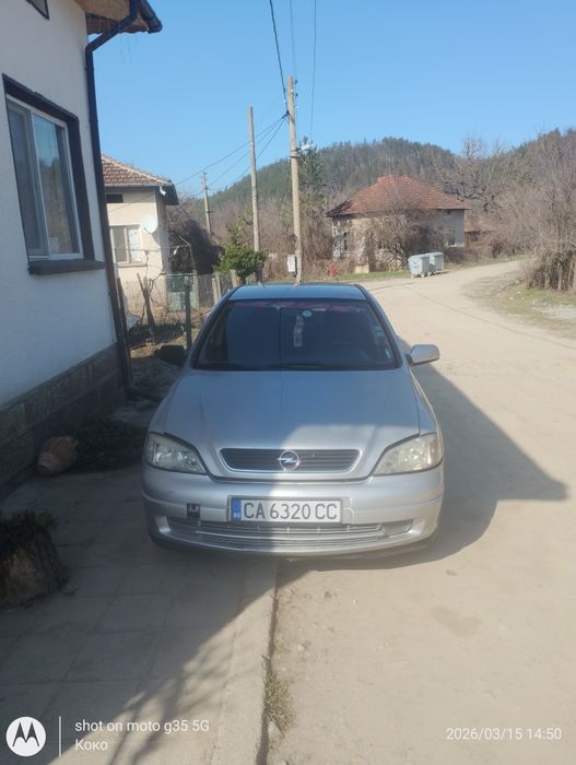 Продавам Опел астра 1.6