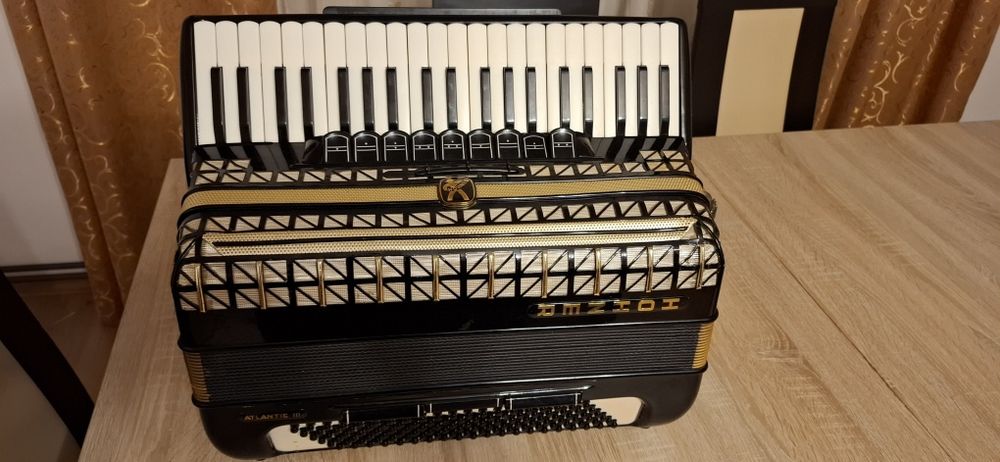 Vand acordeon Hohner Atlantic lll