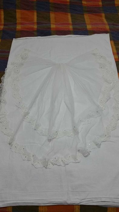 Rochia de Mireasă - culoarea: Crem-Ivory - stare excelenta, este noua