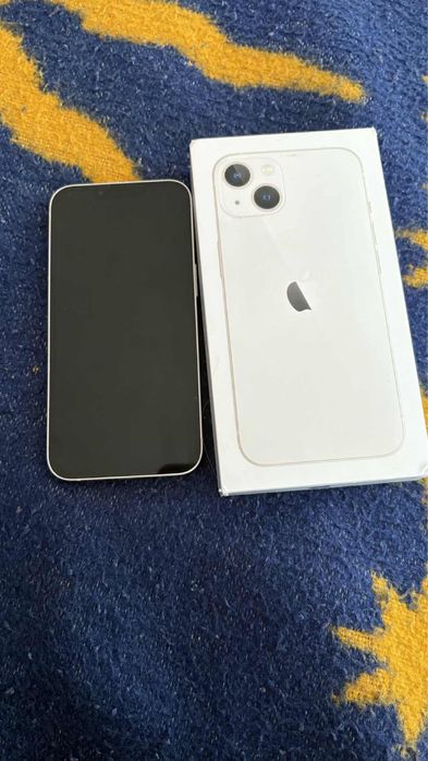 Продавам Айфон 13