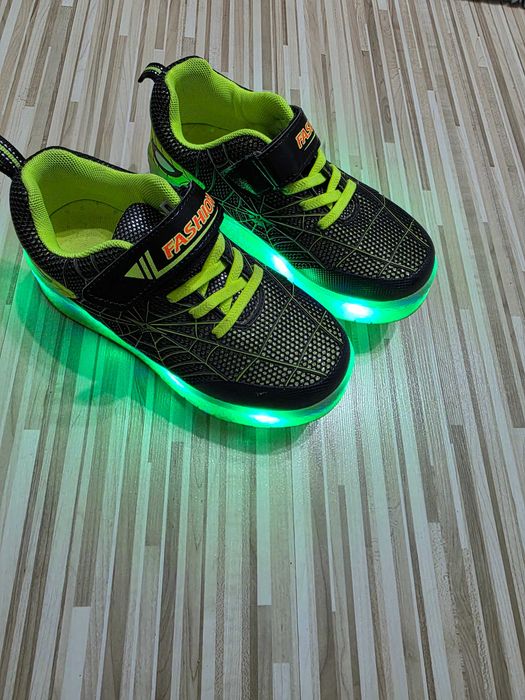 Adidasi role cu lumini