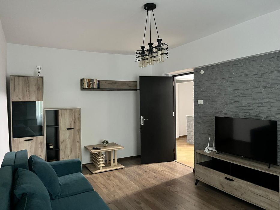 Inchiriez apartament 3 camere