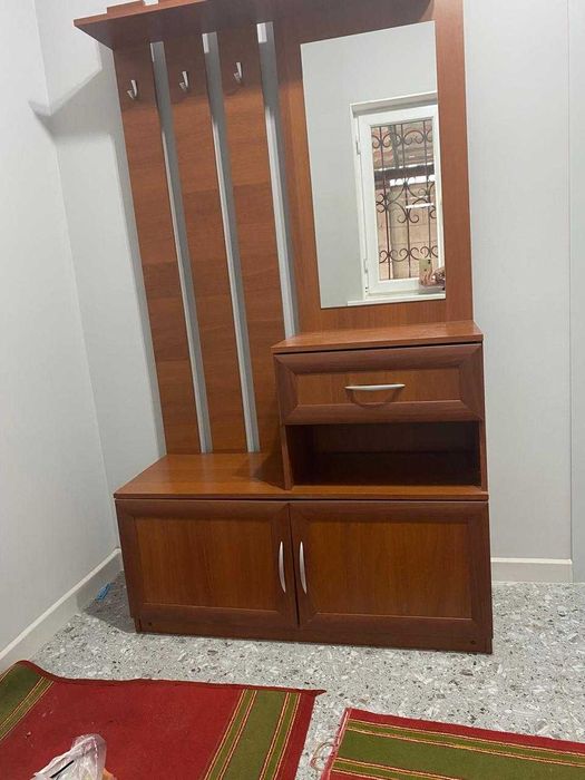 Продаётся прихожая