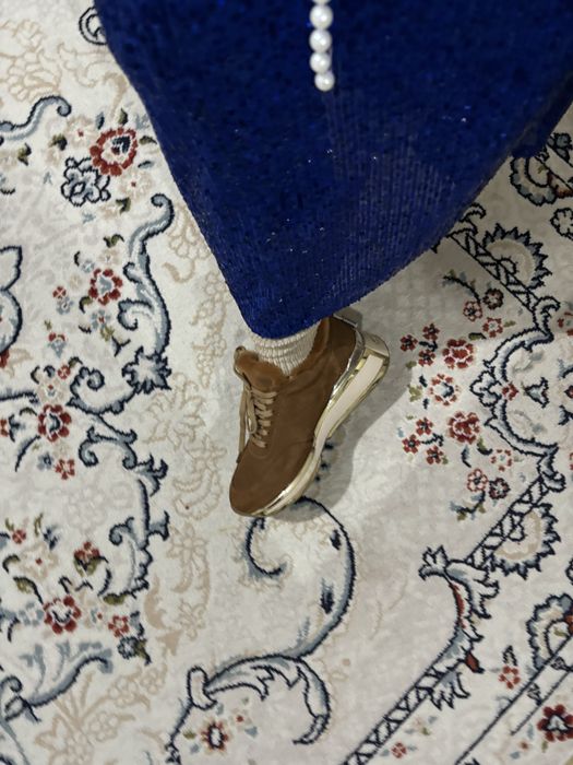 Продам кроссовки зимние