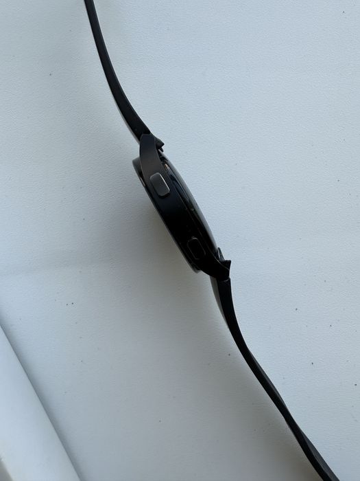 Смарт-часы Samsung Galaxy Watch 4