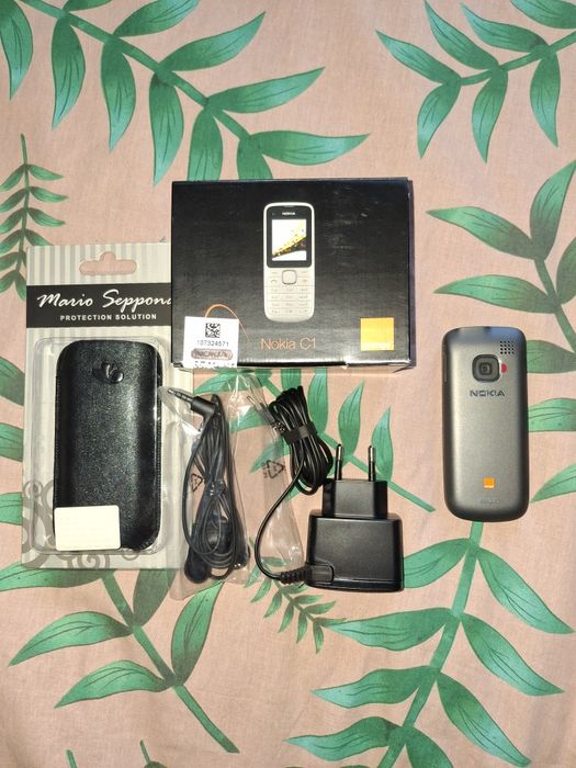 Telefon Nokia C1 nou cu taste vintage
