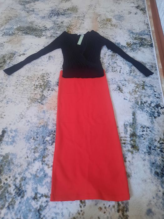 Красную классную юбку