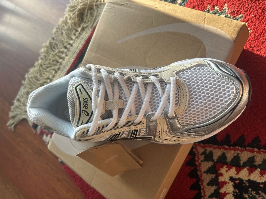 Asics kayano 14.
