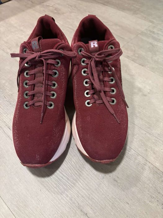 Червени блестящи обувки ,,Rucoline”