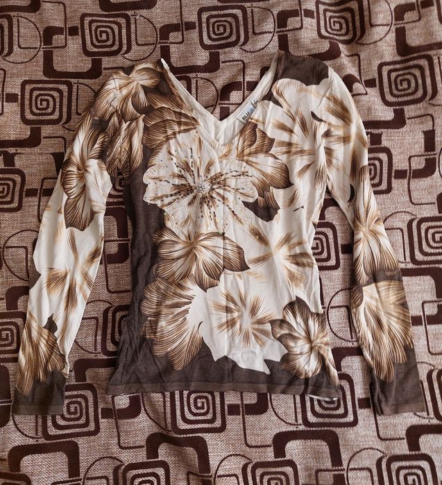 Продаются кофты для девочки