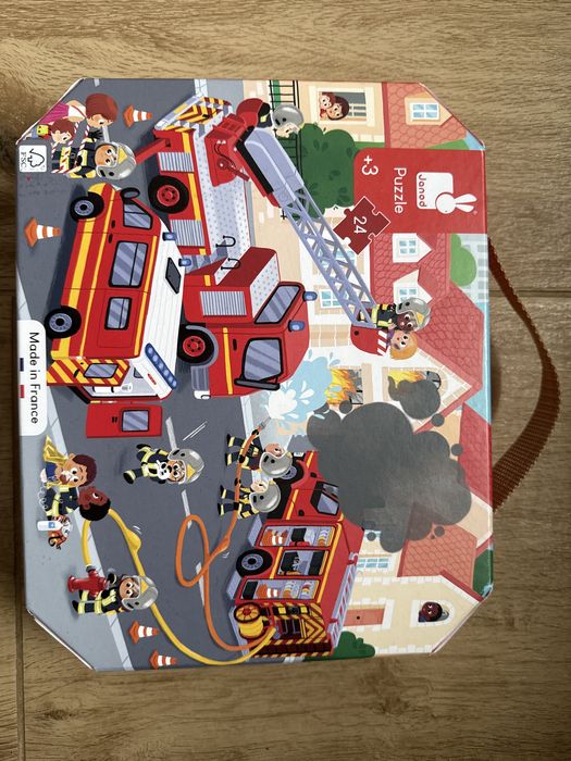 Детски пъзел 3+ “Пожарникари” Janod в куфар - големи части