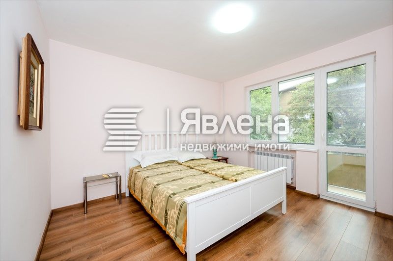 Продава се Къща в София, Гео Милев - 315 кв.м за 3172 €/кв.м - Снимка #4