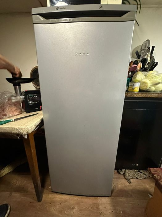 Морозильник стоячий