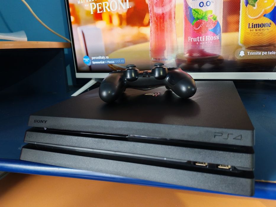 Consola Sony PlayStation 4 PRO PS4 1TB + 1Controllere