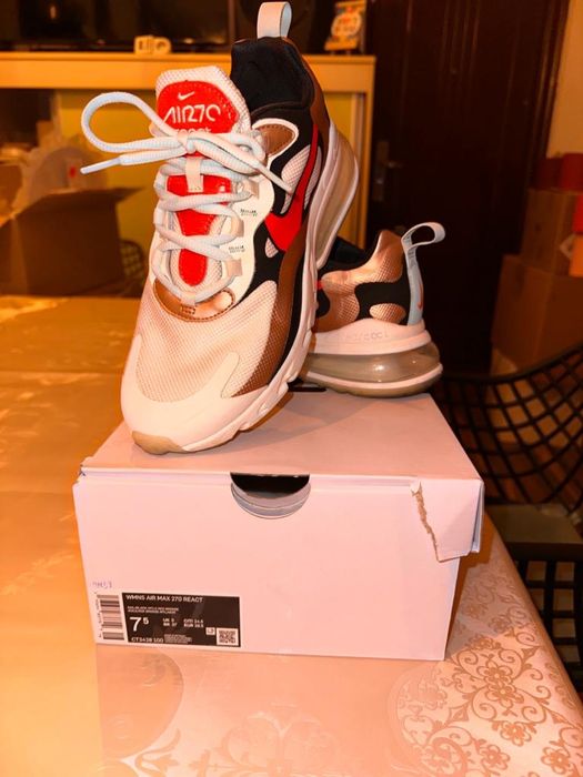 Adidasi Nike Air Max 270 React